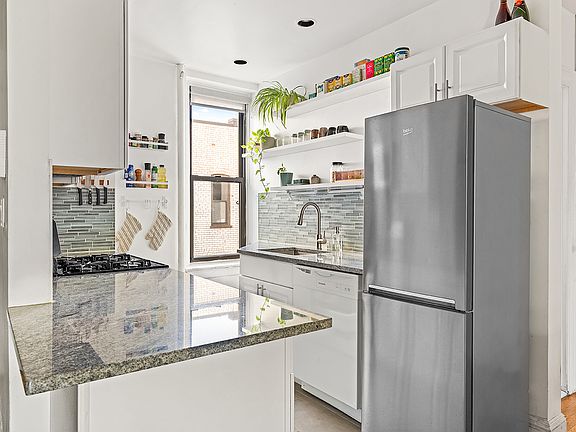 2nd image of 179 Ocean Pkwy APT 4A