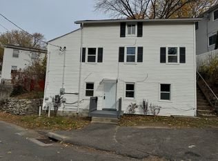 33 Oak St, Derby, CT 06418