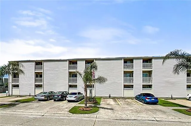 2330 Edenborn Ave #116