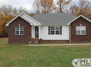 442 Marys Ln, Lafayette, TN 37083