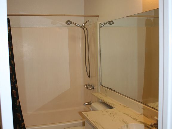 5th image of 8764 1/4 Wyngate St