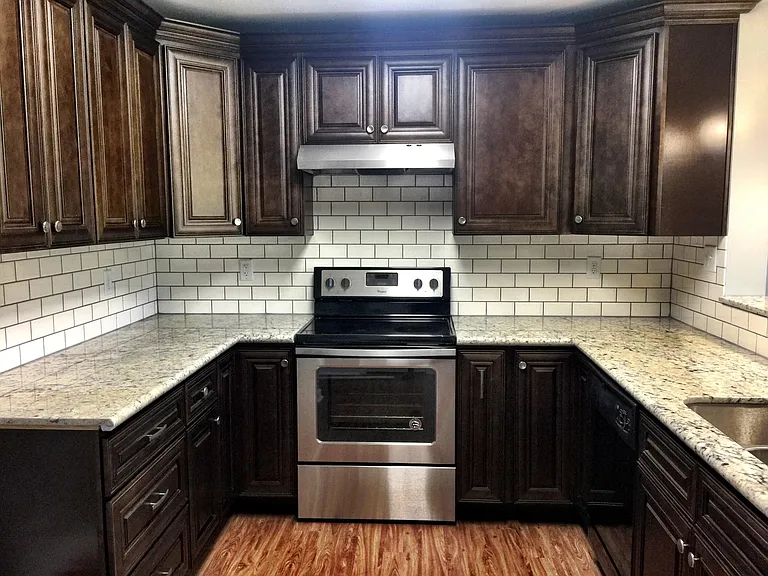 819 Bayard St — Photo 3