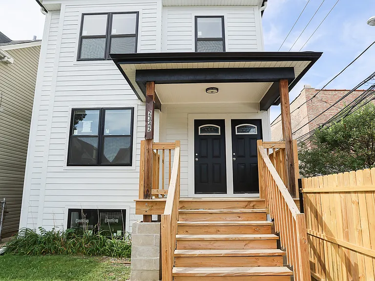 2342 N Lawndale Ave #B — Photo 14