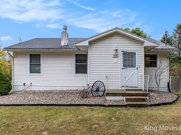 10084 N Holland Rd, Edmore, MI 48829