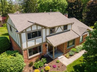 3060 Brandon Ct, Rochester Hills, MI 48309