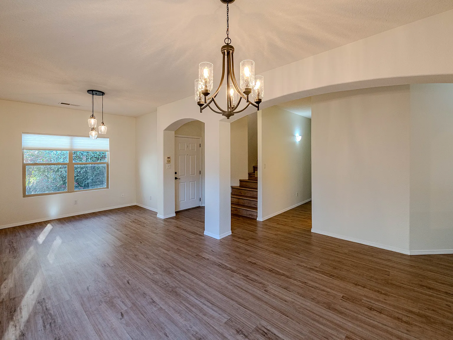 8904 Lochnager Ln NE — Photo 4