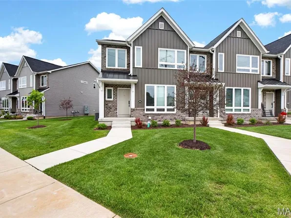 2810 McClay Rd, Saint Charles, MO 63303