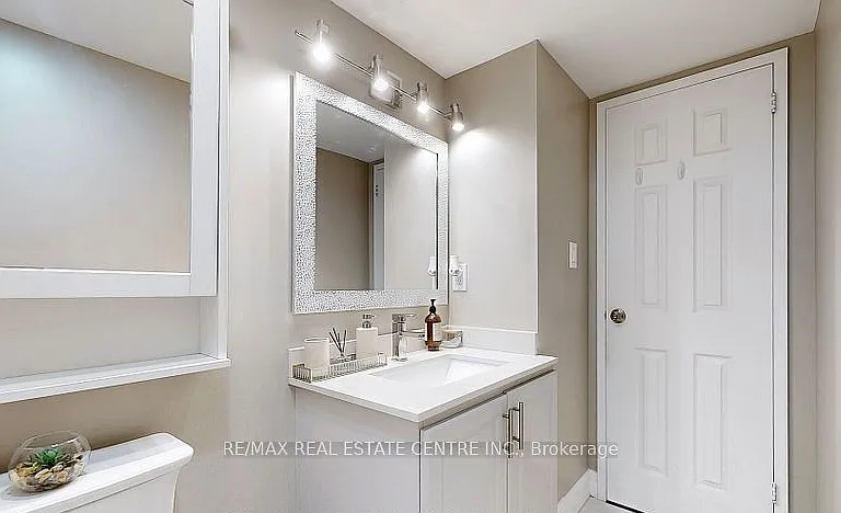 2542 Argyle Rd #5 — Photo 12