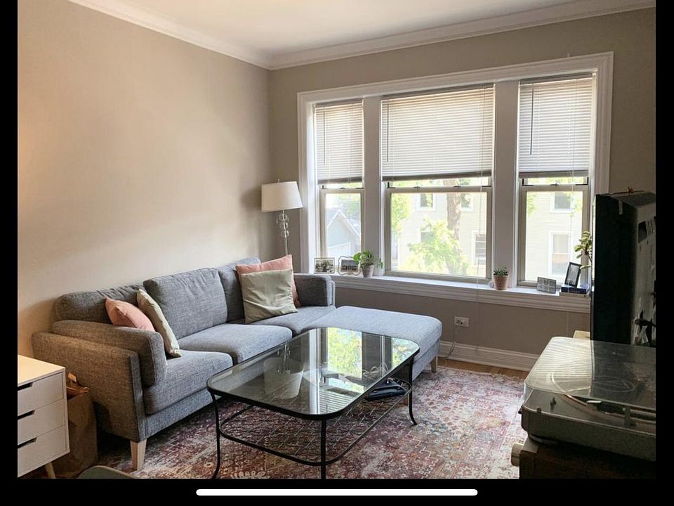 1st image of 1150 W Barry Ave #2