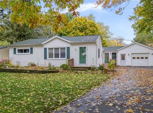 282 Park Lane Dr, Webster, NY 14580