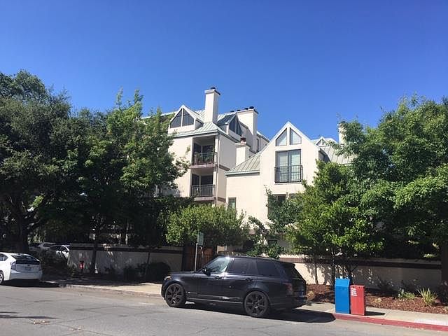 1st image of 673 Waverley St