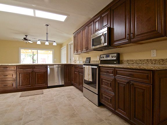 5th image of 1316 E Desert Park Lane