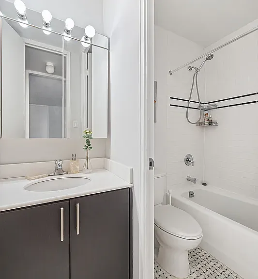 300 E 40th St #3J — Photo 7