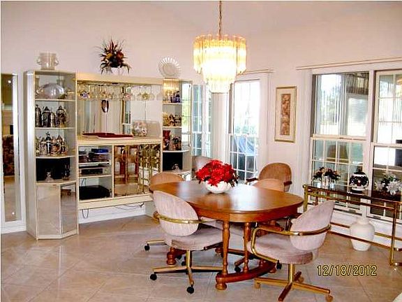 4th image of 1349 Ceylon Dr