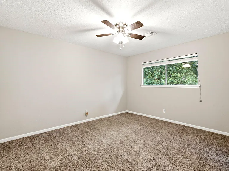 6307 Jadecrest Dr — Photo 35