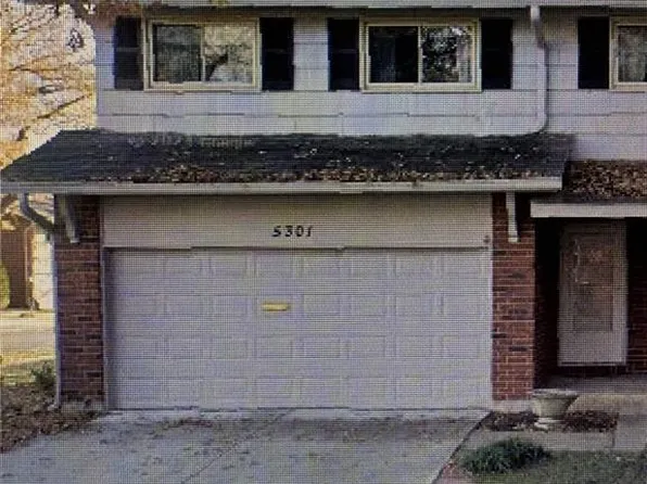 5301 W 103rd Pl, Overland Park, KS 66207