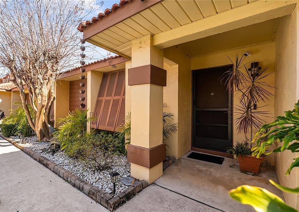 1st image of 4938 Samoa Cir #6