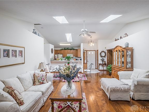 3rd image of 203 Whispering Wind Ct