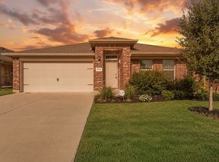 2208 Sadlers Creek Ln, Fort Worth, TX 76108