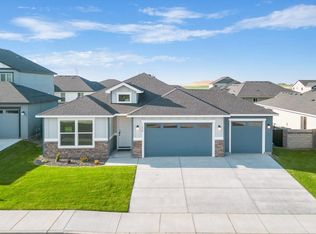 7970 Blanchard Loop, West Richland, WA 99353