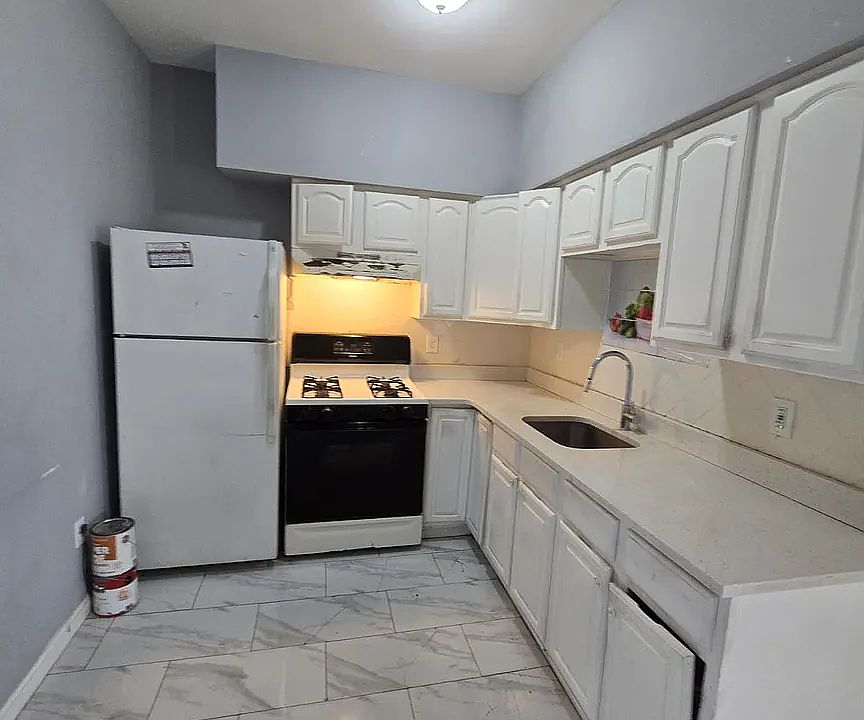 1st image of 215 3rd St #3B