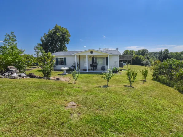 820 Oakland Rd, Brooksville, KY 41004