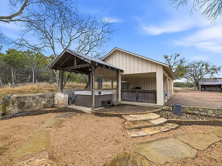 275 Creekridge Trl — Photo 16