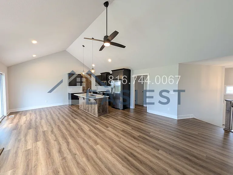 1209 NW 3rd St — Photo 2
