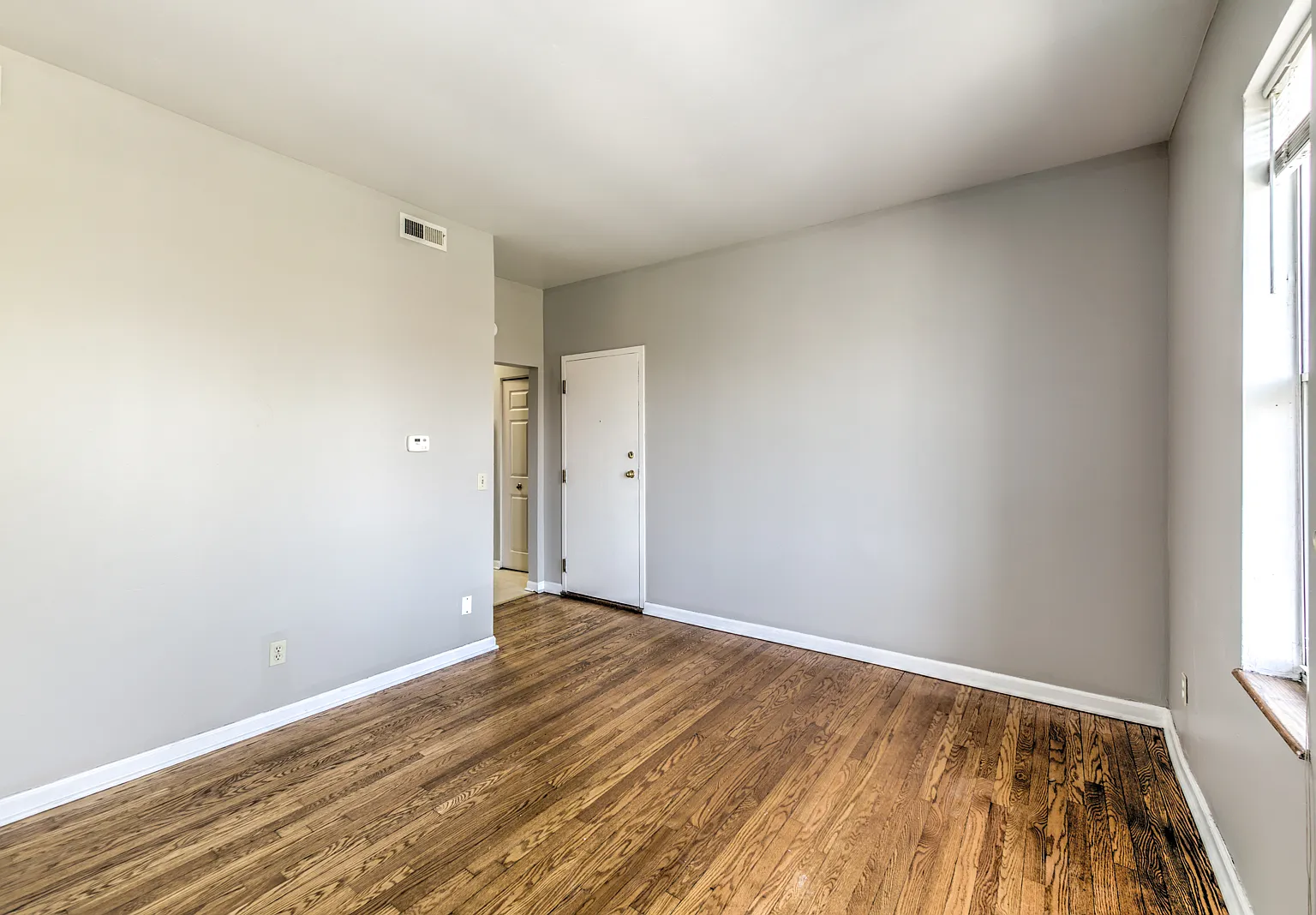 1 bed, 1.0 bath, 550 sqft, $899 — Photo 4