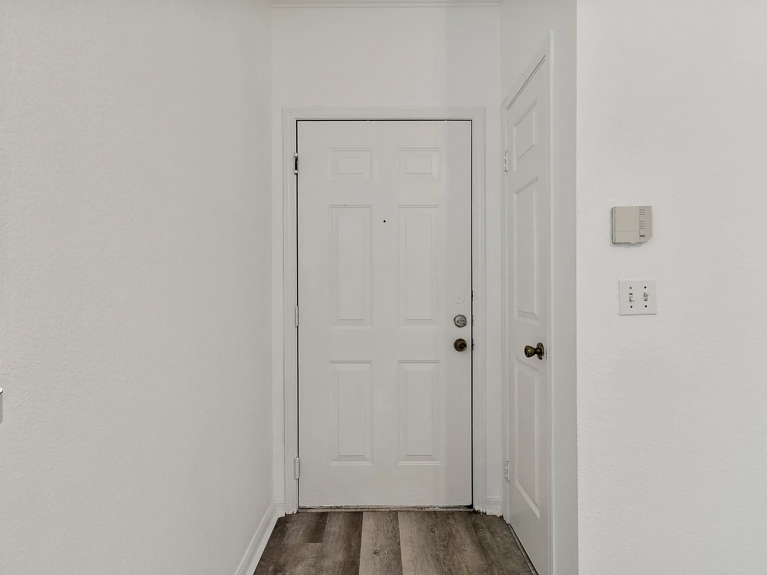2 bed, 933 sqft, $1,450 — Photo 3