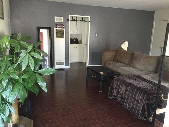 5th image of 3658 Mentone Ave #7B