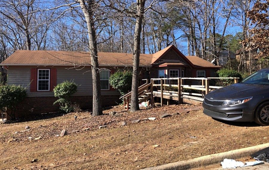 1st image of 904 Village Mill Rd