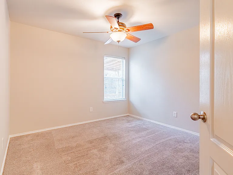 801 Deedee Creek Dr — Photo 7