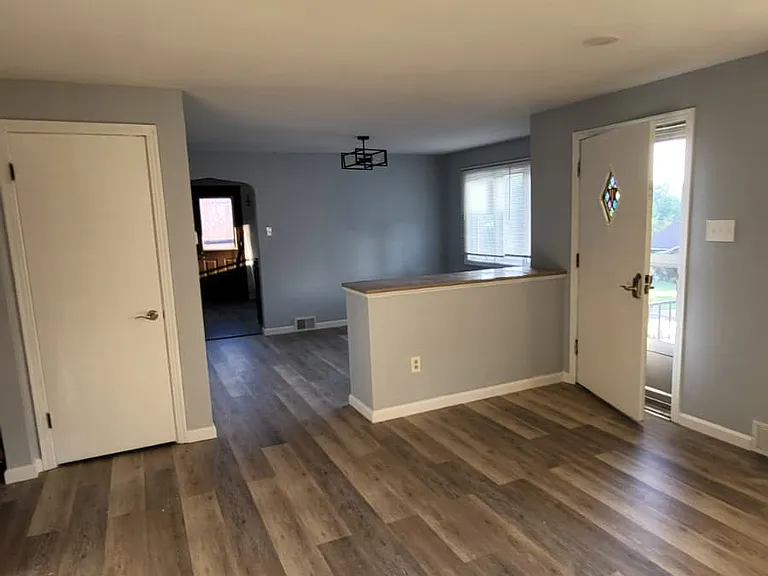 60 Windvale Dr — Photo 1