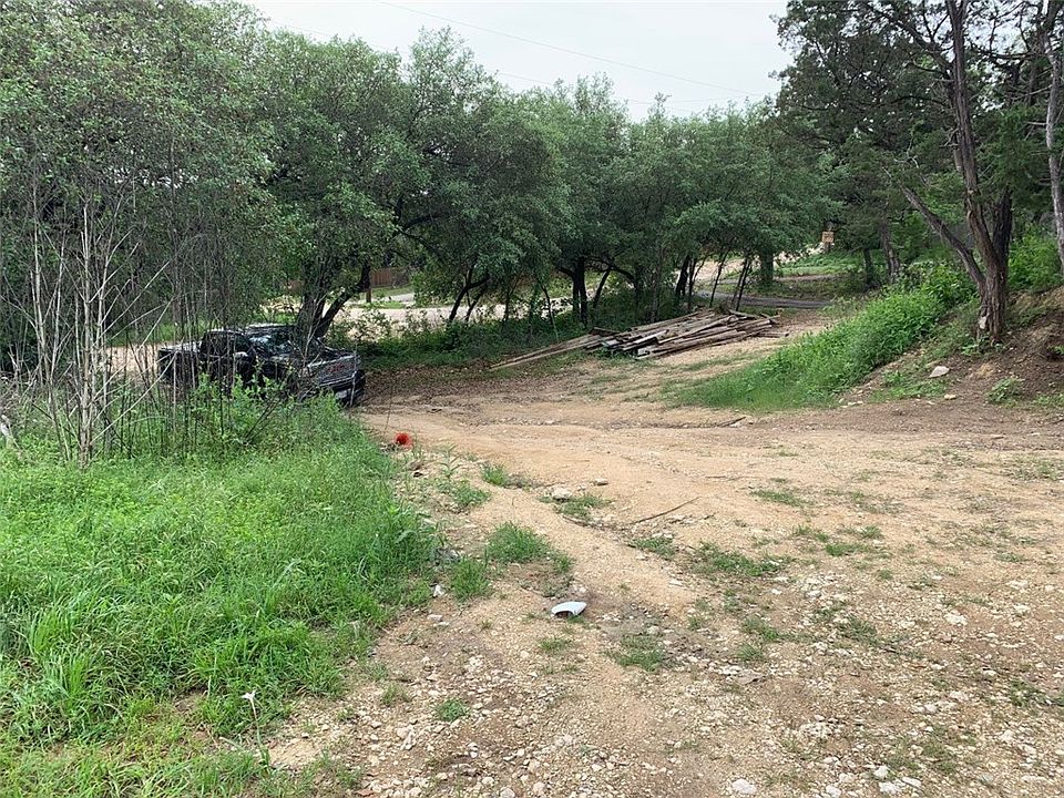 2nd image of 3800 Houston St