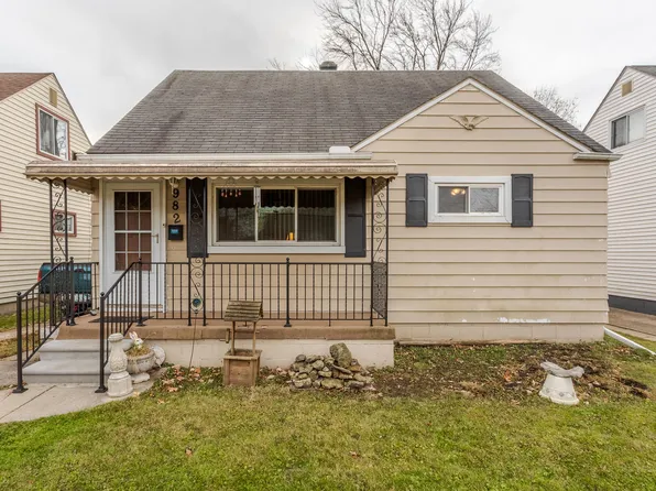 982 E Barrett Ave, Madison Heights, MI 48071