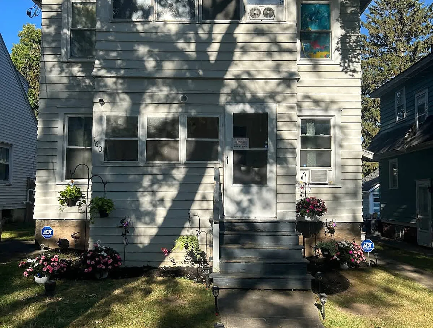 2 bed, 1.0 bath, $4,042 — Photo 3