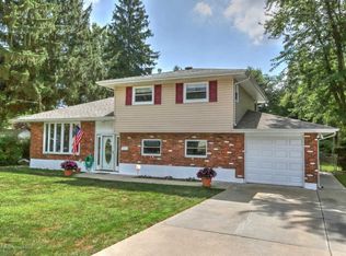 2 Willow Brook Rd, Freehold, NJ 07728