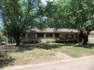 2204 Upper Dr, Pearl, MS 39208