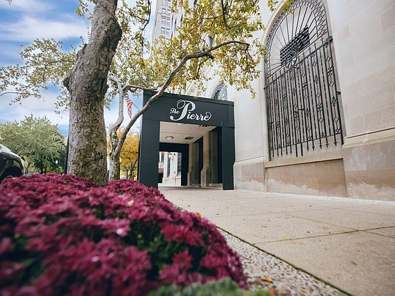 3rd image of 2100 N Lincoln Park W #11B