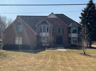 970 Frick Rd, Lakeville, MI 48367