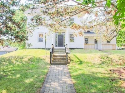68 Forest St, Lowell, MA, 01851