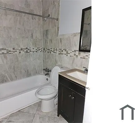 3 bed, $3,000 — Photo 2