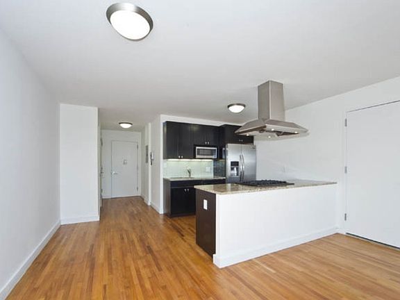 4th image of 1610 De Kalb Ave #3C