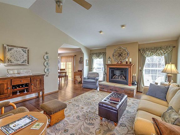 3rd image of 2612 Yaeger Dr