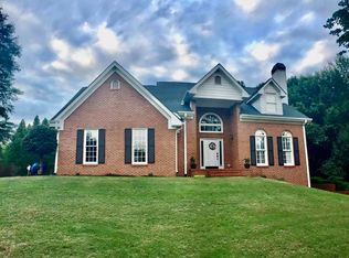 233 Magnolia Dr, Winder, GA 30680