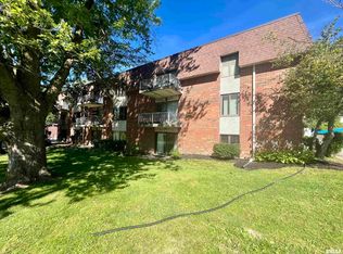 4 Manor Dr #A6, Park View, IA 52748