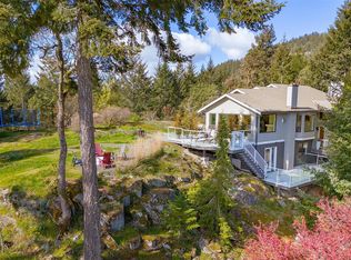 8518 Tribune Ter, Central Saanich, BC V8L 5B7