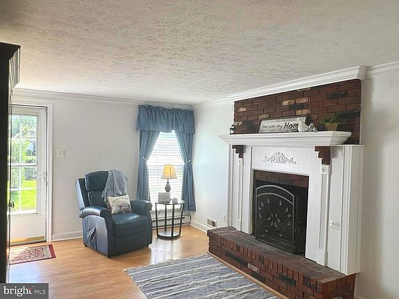 5th image of 1920 Trimble Rd