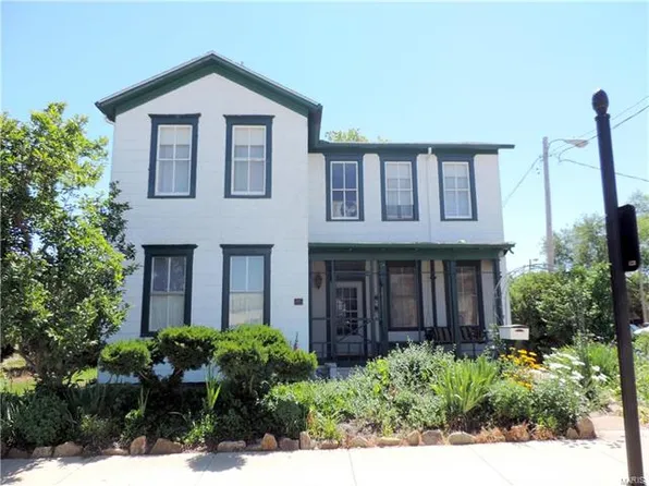 107 N Main St, Troy, IL 62294